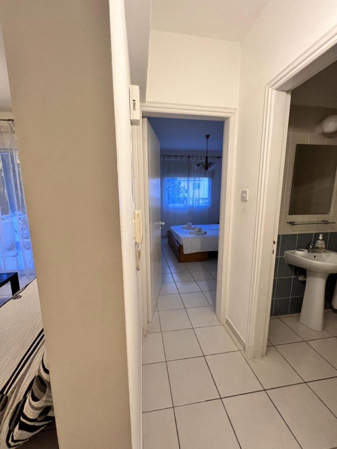 Iris Village Пафос Екстериор снимка