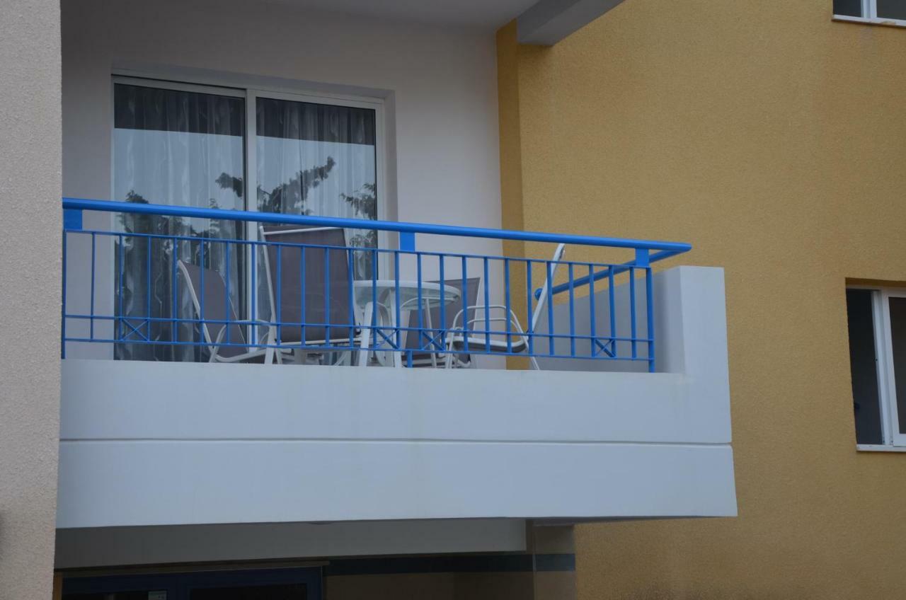 Iris Village Пафос Екстериор снимка