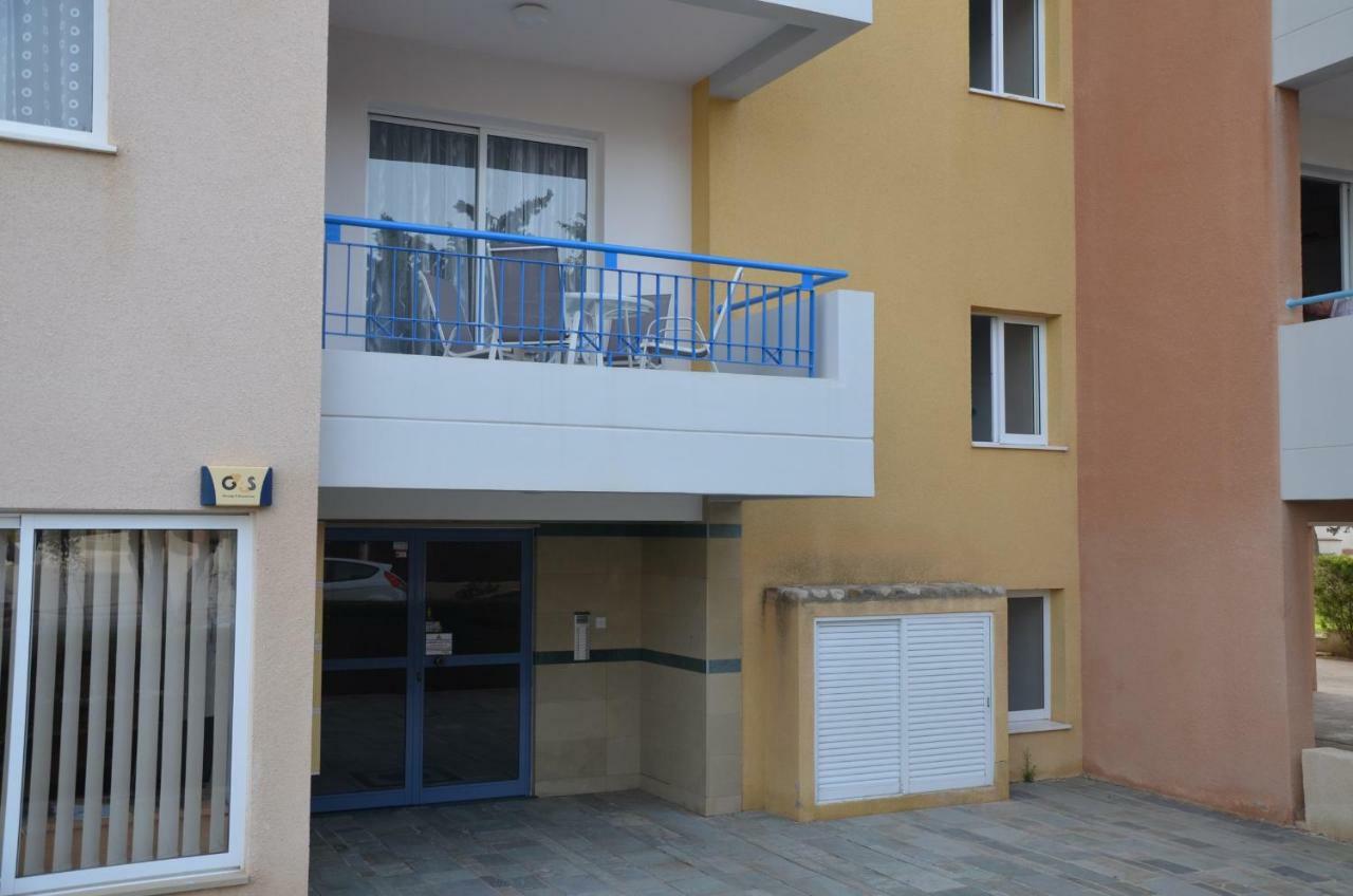 Iris Village Пафос Екстериор снимка