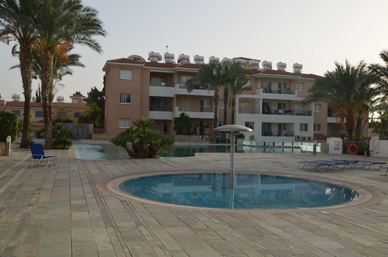 Iris Village Пафос Екстериор снимка